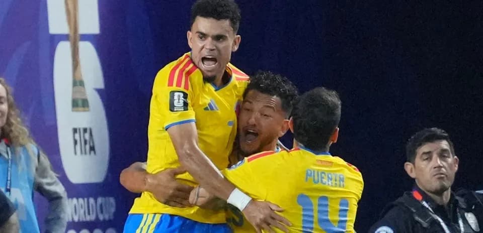 Colombian players celebrating during World Cup match