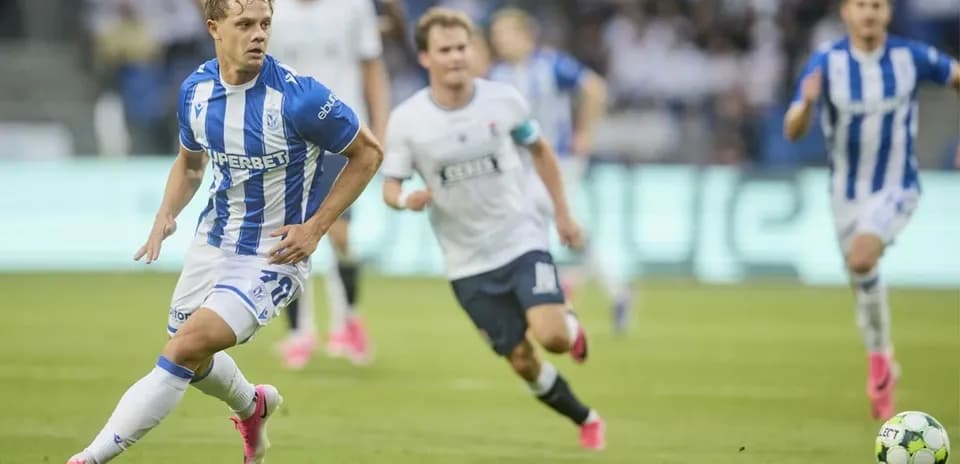 Lech Poznan player sprinting during match