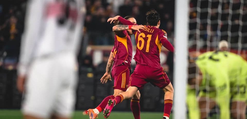 Roma Triumphs Over Stuttgart in Tactical Battle.jpg