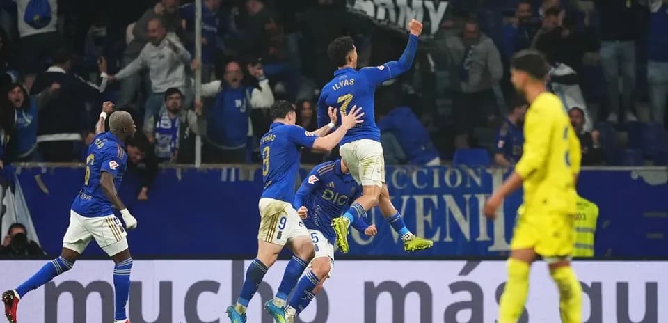 Oviedo players celebrating a goal against Villarreal