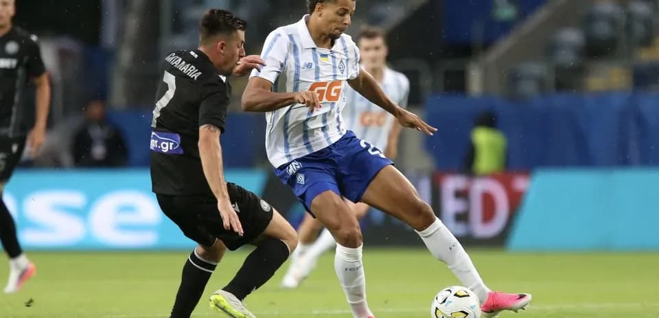 Players competing during PAOK vs Dynamo Kyiv match