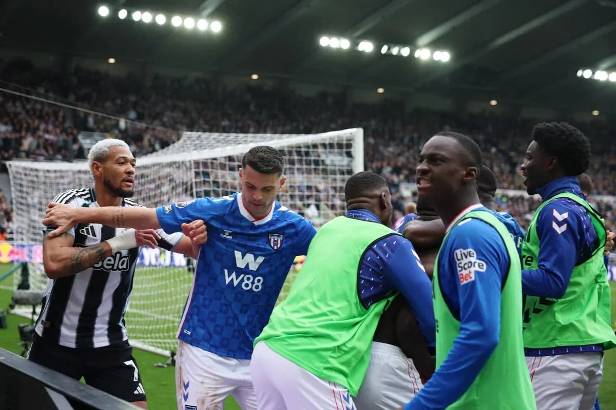 Eddie Howe Faces Pressure After Tyne-Wear Derby Defeat