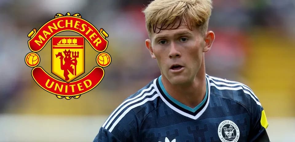 Player in Newcastle United kit with Manchester United logo