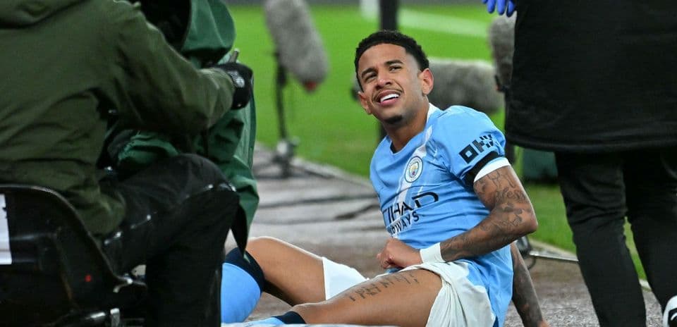 Manchester City Eyes Chelsea Winger Pedro Neto to Replace Tottenham-Bound Savinho