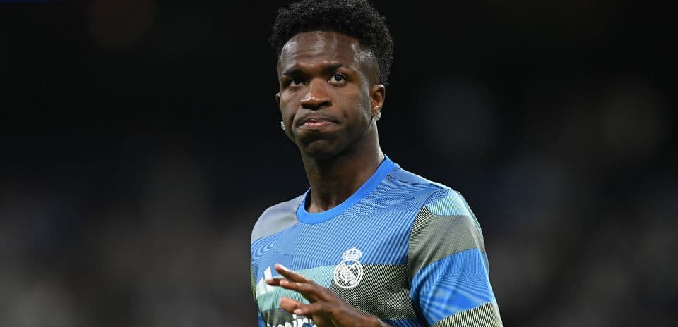 Vinícius Júnior Returns to Real Madrid Amid Uncertainty Over His Future