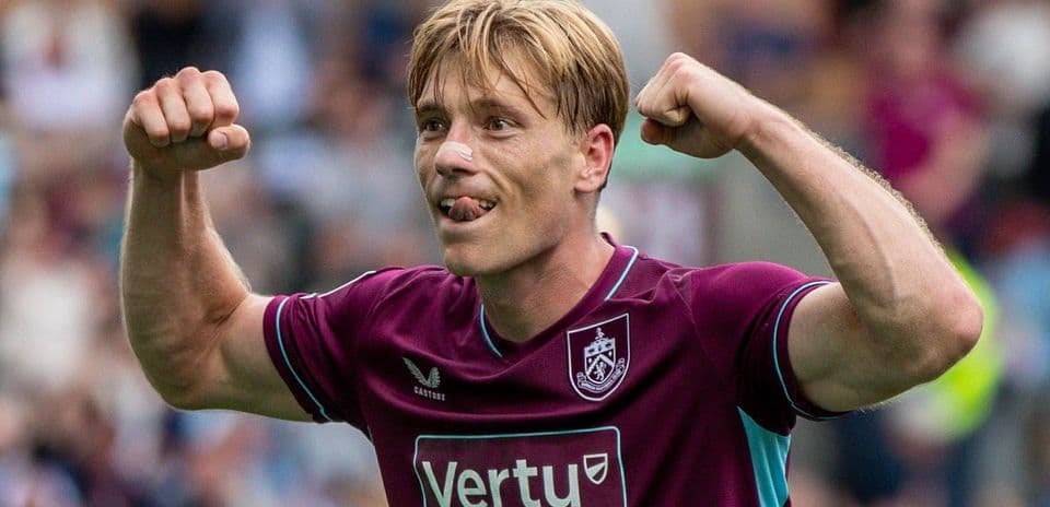 Ipswich Secures Burnley Striker Zian Flemming for £20 Million on Deadline Day