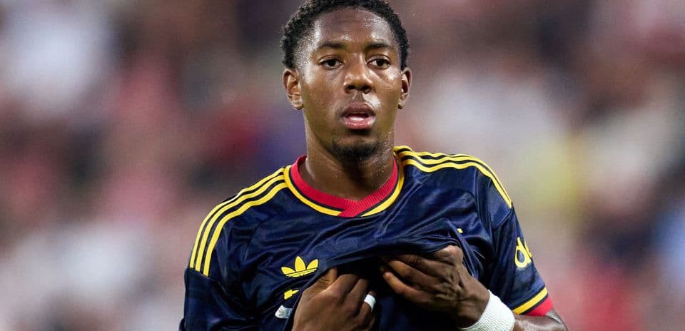 Liverpool Advised to Intervene in Arsenal's Offer of Myles Lewis-Skelly to Man Utd and Chelsea