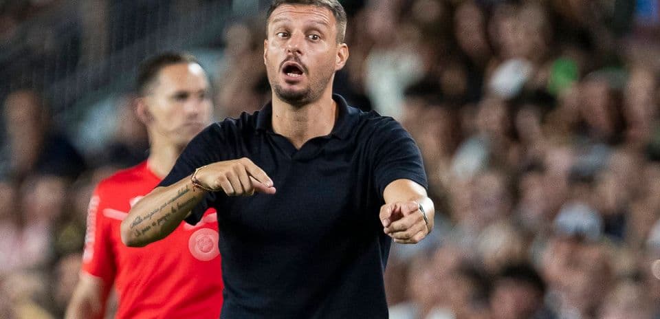 Martin Anselmi Reveals Bold Possession Strategy for Elche Against Real Madrid