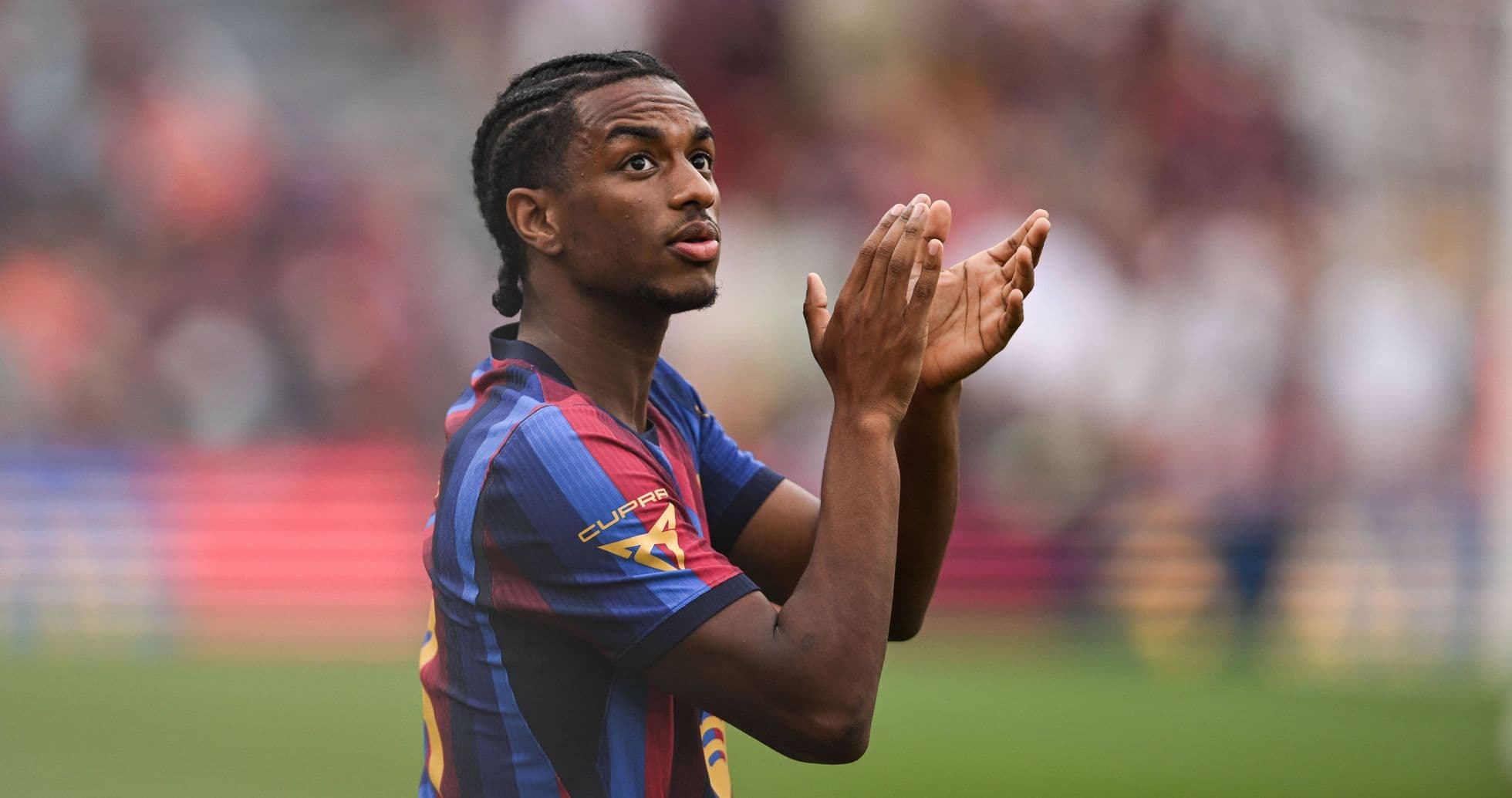 Alejandro Balde Set to Leave Barcelona as Manchester United Initiate Transfer Talks