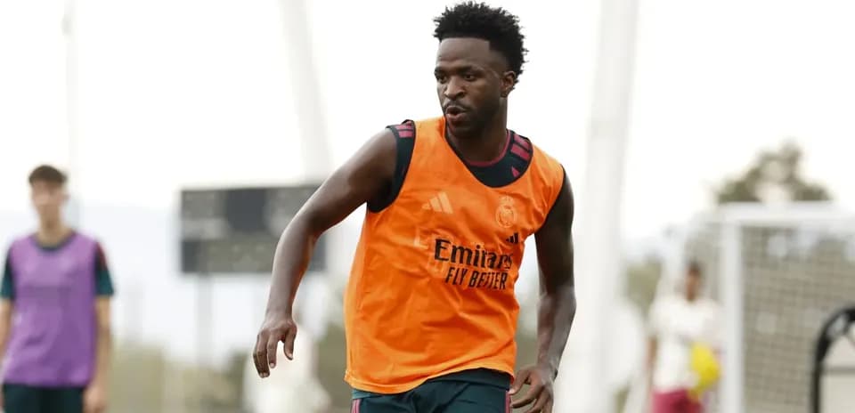 Vinicius Junior Back in Training with Real Madrid as Contract Talks Stall Amid Arsenal Interest