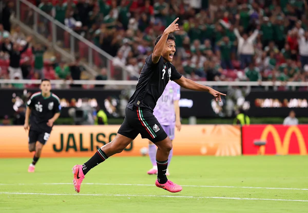 Mexico Tops Group A with Win Over South Korea, Secures World Cup Knockout Spot