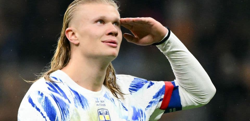 Colin Hendry Struggles to Find a Way to Stop Erling Haaland, Compares Him to Ronaldo