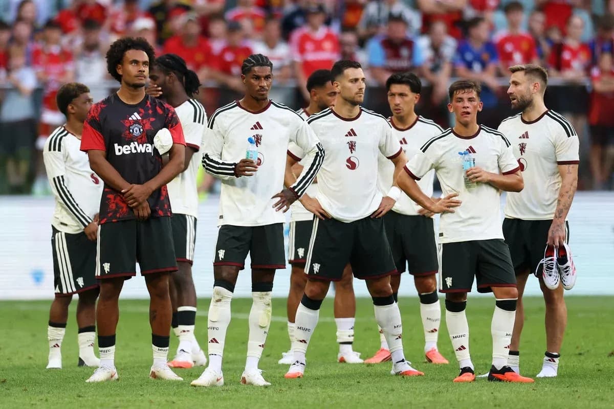 Players standing together during match break Players standing together during match break