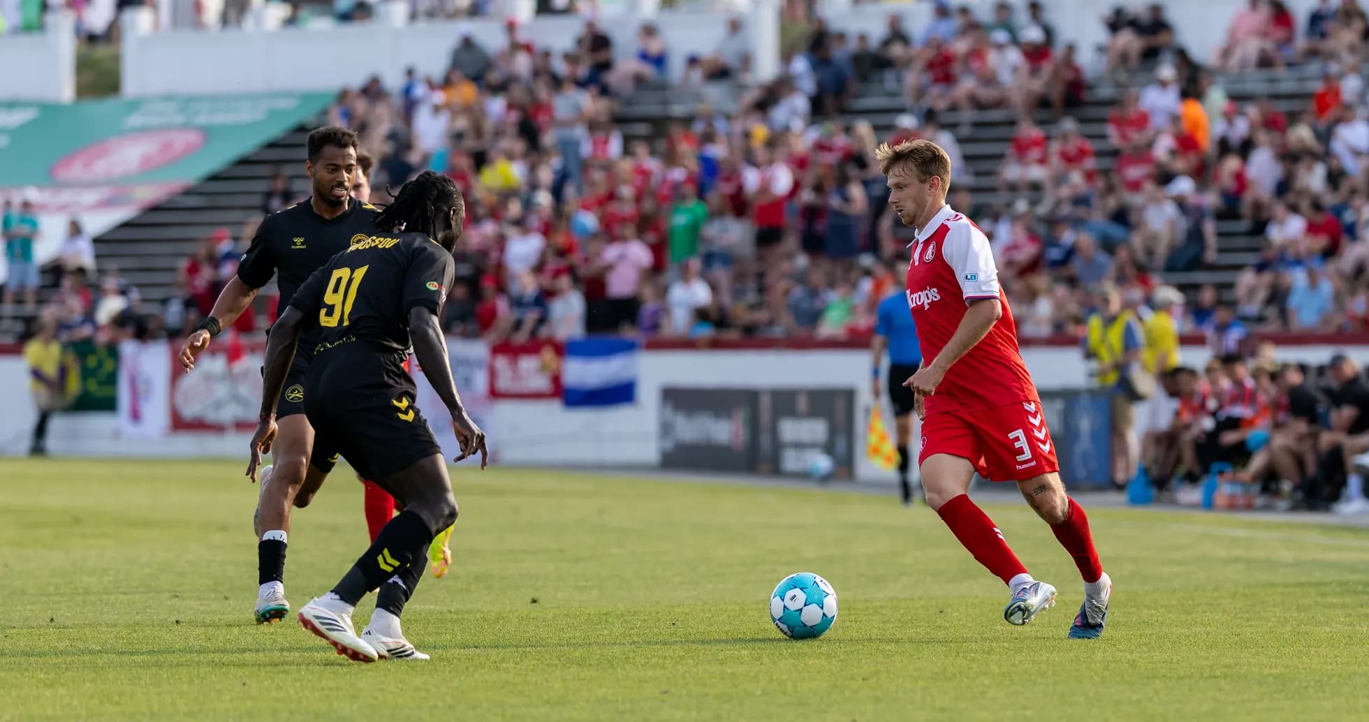 Charleston Battery player dribbling against FC Tulsa Charleston Battery player dribbling against FC Tulsa