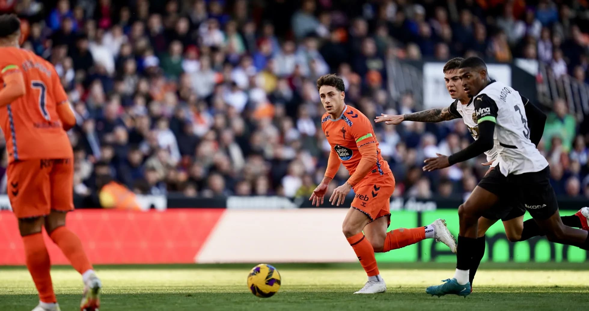 Players competing during Valencia vs Celta Vigo match Players competing during Valencia vs Celta Vigo match