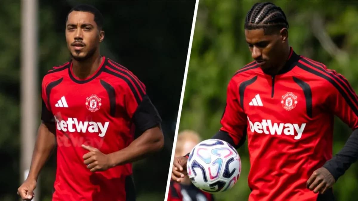 Two Manchester United players training in red kits Two Manchester United players training in red kits