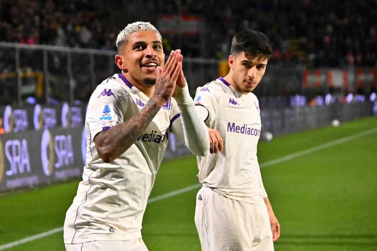 Fiorentina players celebrating a goal during match Fiorentina players celebrating a goal during match