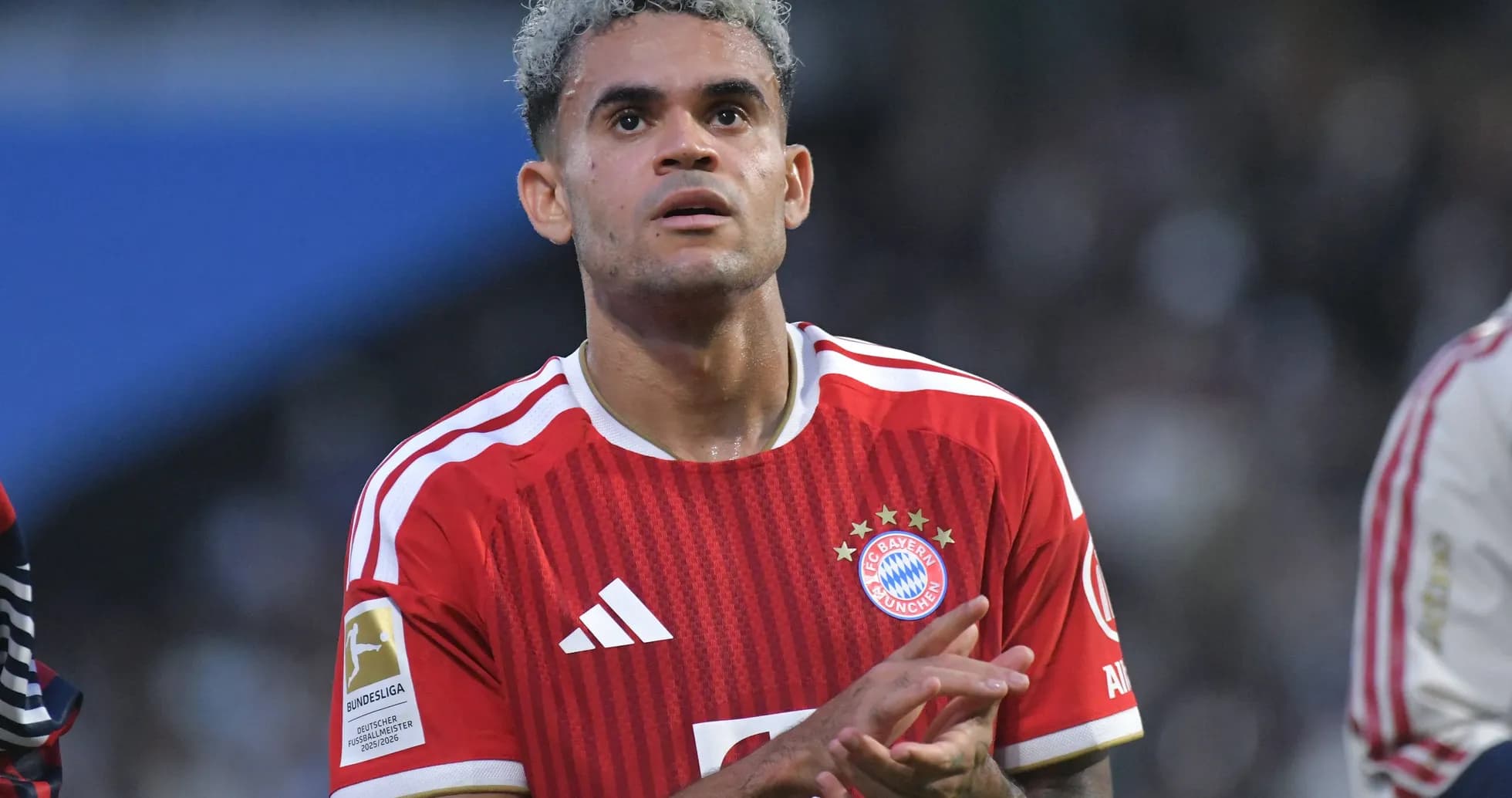 Bayern Munich player applauding after match Bayern Munich player applauding after match