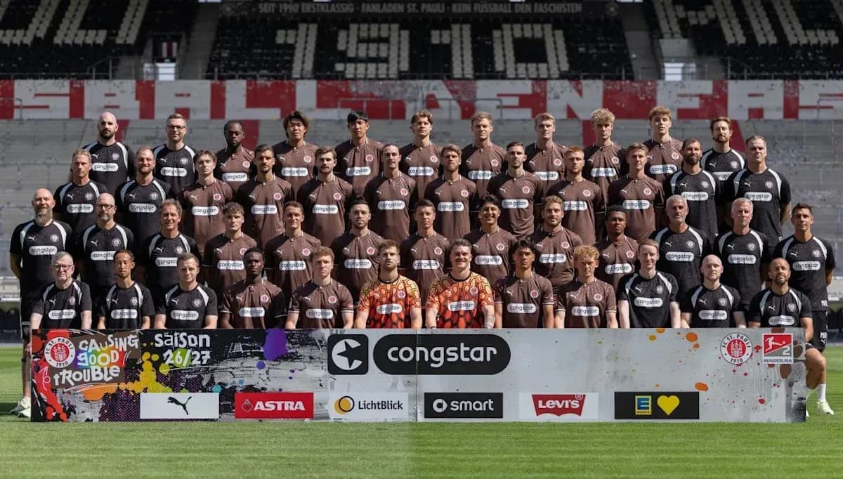St. Pauli team photo with players and staff St. Pauli team photo with players and staff