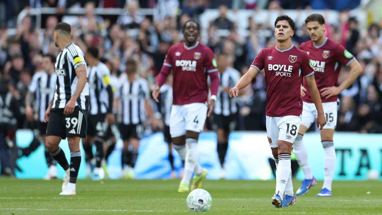 West Ham players during Newcastle match West Ham players during Newcastle match