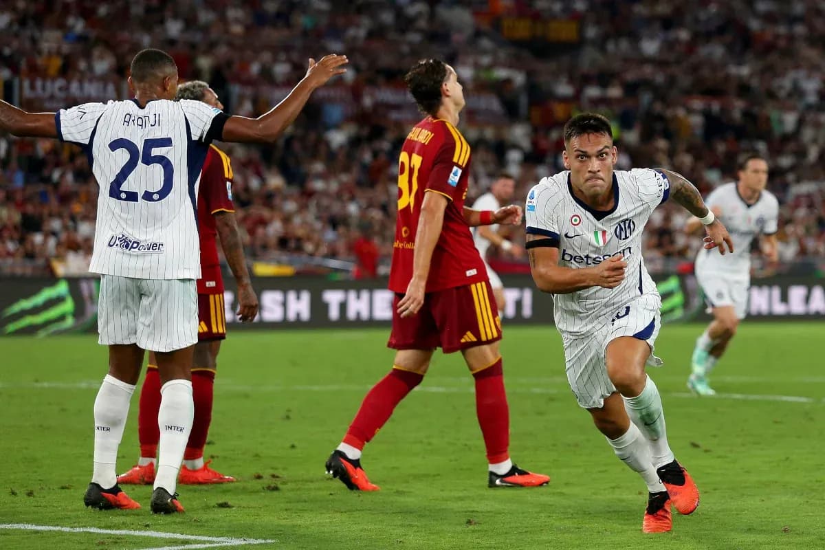Lautaro Martínez celebrating goal against AS Roma Lautaro Martínez celebrating goal against AS Roma