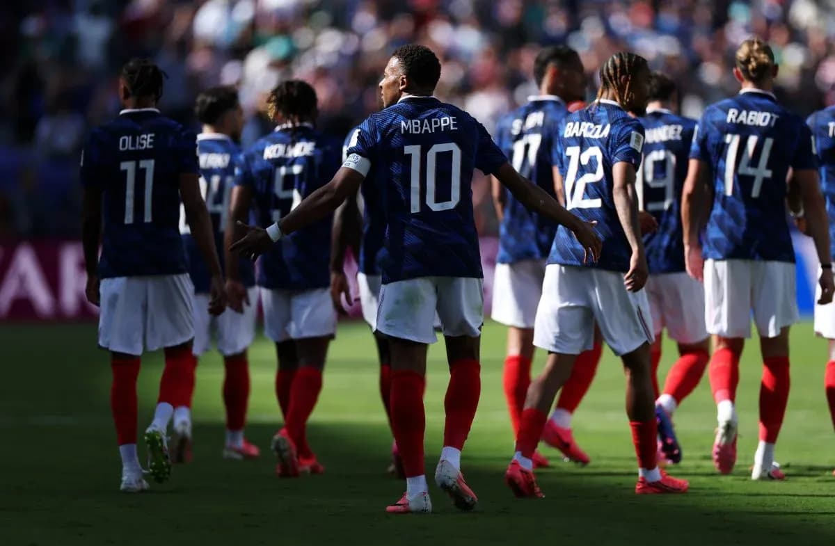 French team players walking on the pitch French team players walking on the pitch