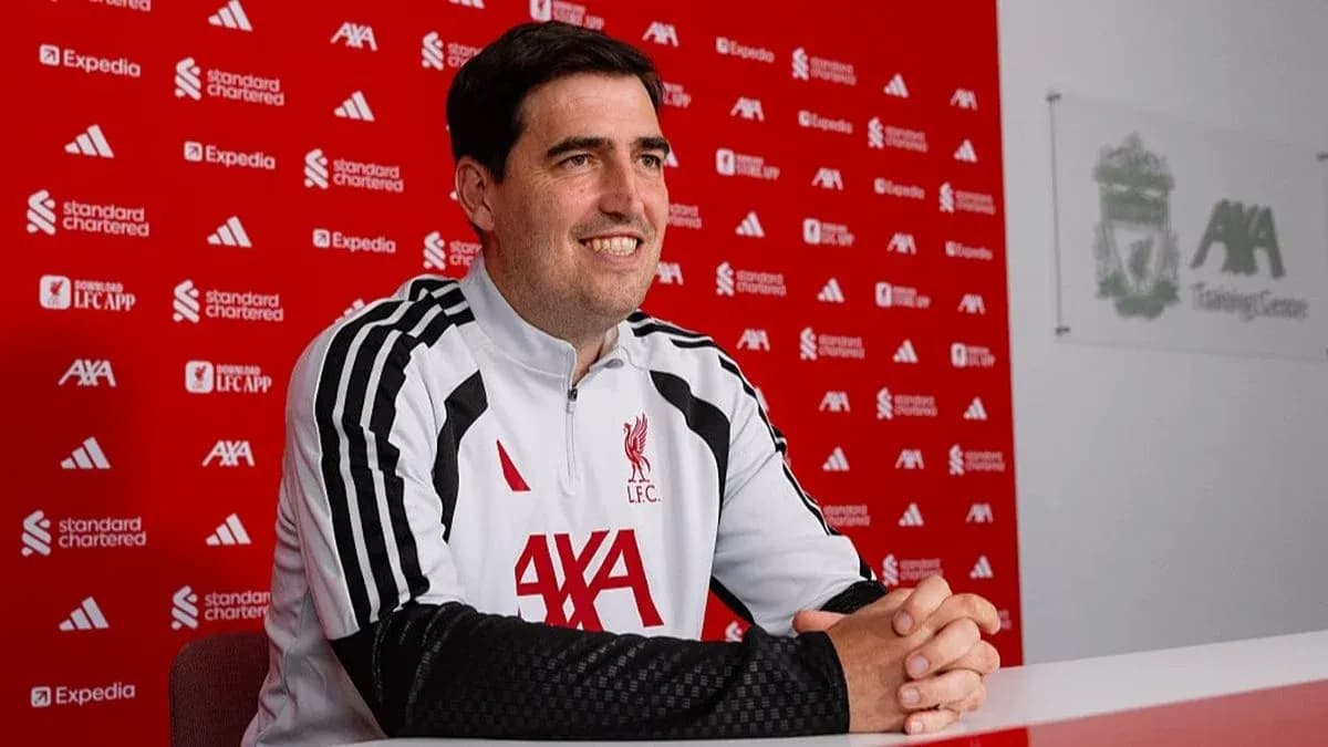 Coach at press conference in Liverpool training center Coach at press conference in Liverpool training center
