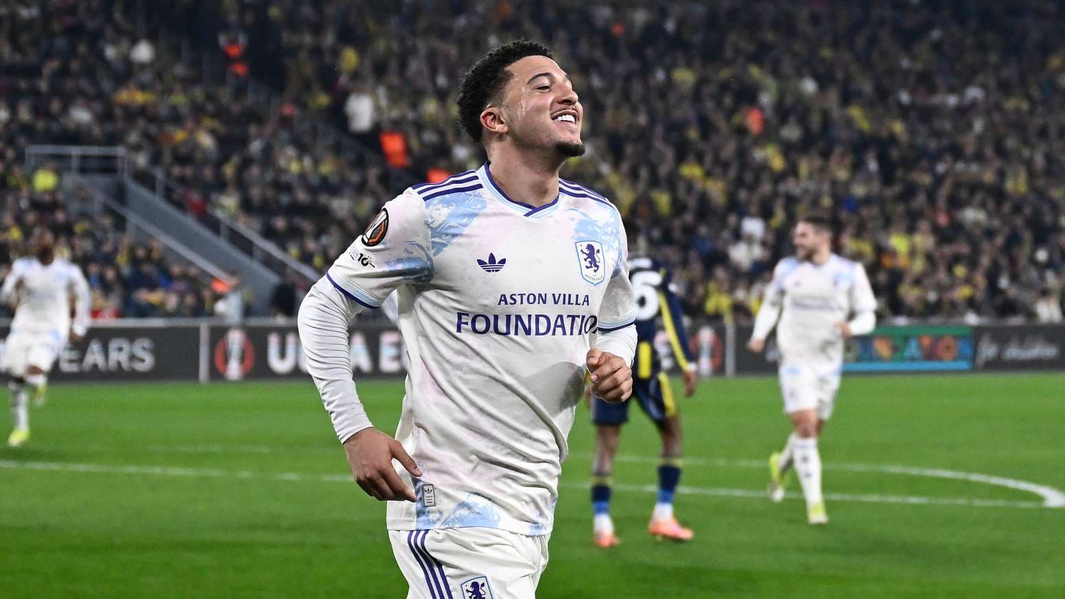 Aston Villa Defeats Fenerbahçe 1–0 to Secure Europa League Seeding.jpg Aston Villa Defeats Fenerbahçe 1–0 to Secure Europa League Seeding.jpg