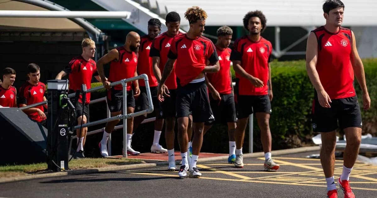 Manchester United players entering training facility Manchester United players entering training facility