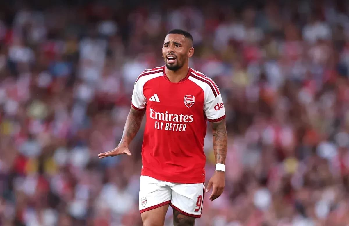 Player in Arsenal kit during match action Player in Arsenal kit during match action