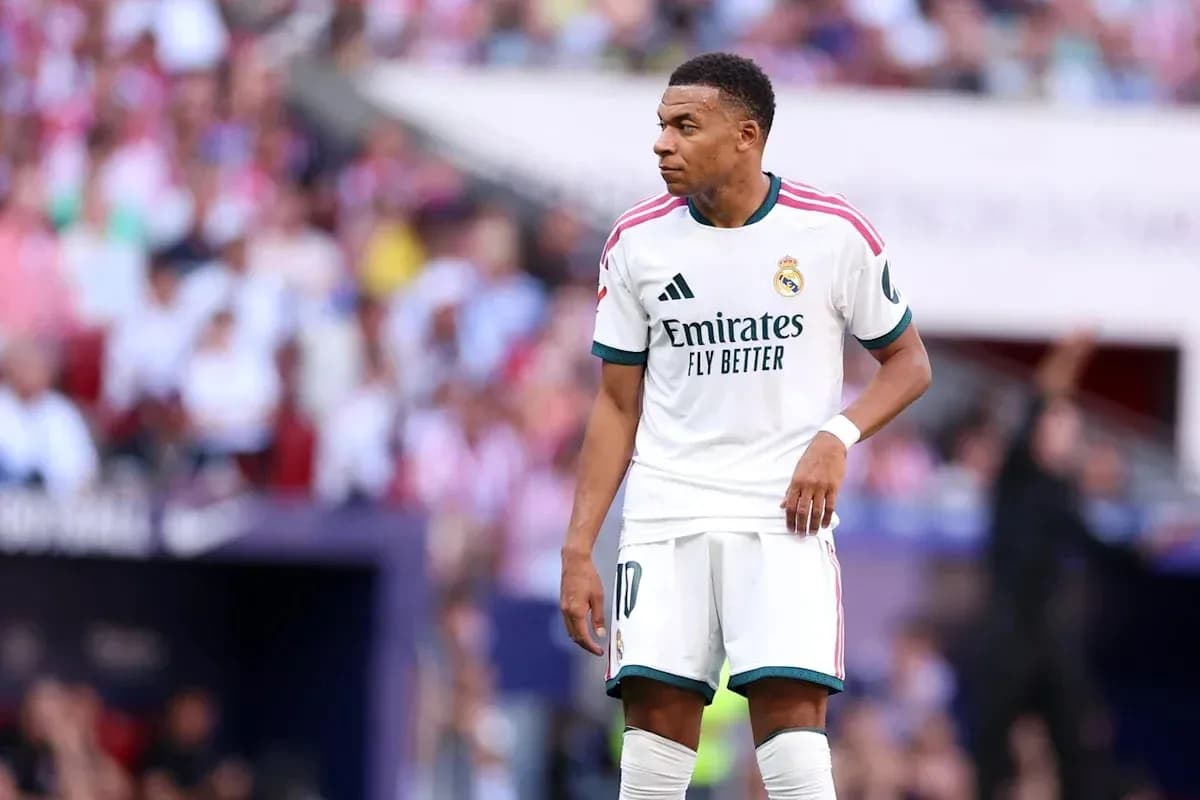 Kylian Mbappé in Real Madrid kit on the pitch Kylian Mbappé in Real Madrid kit on the pitch