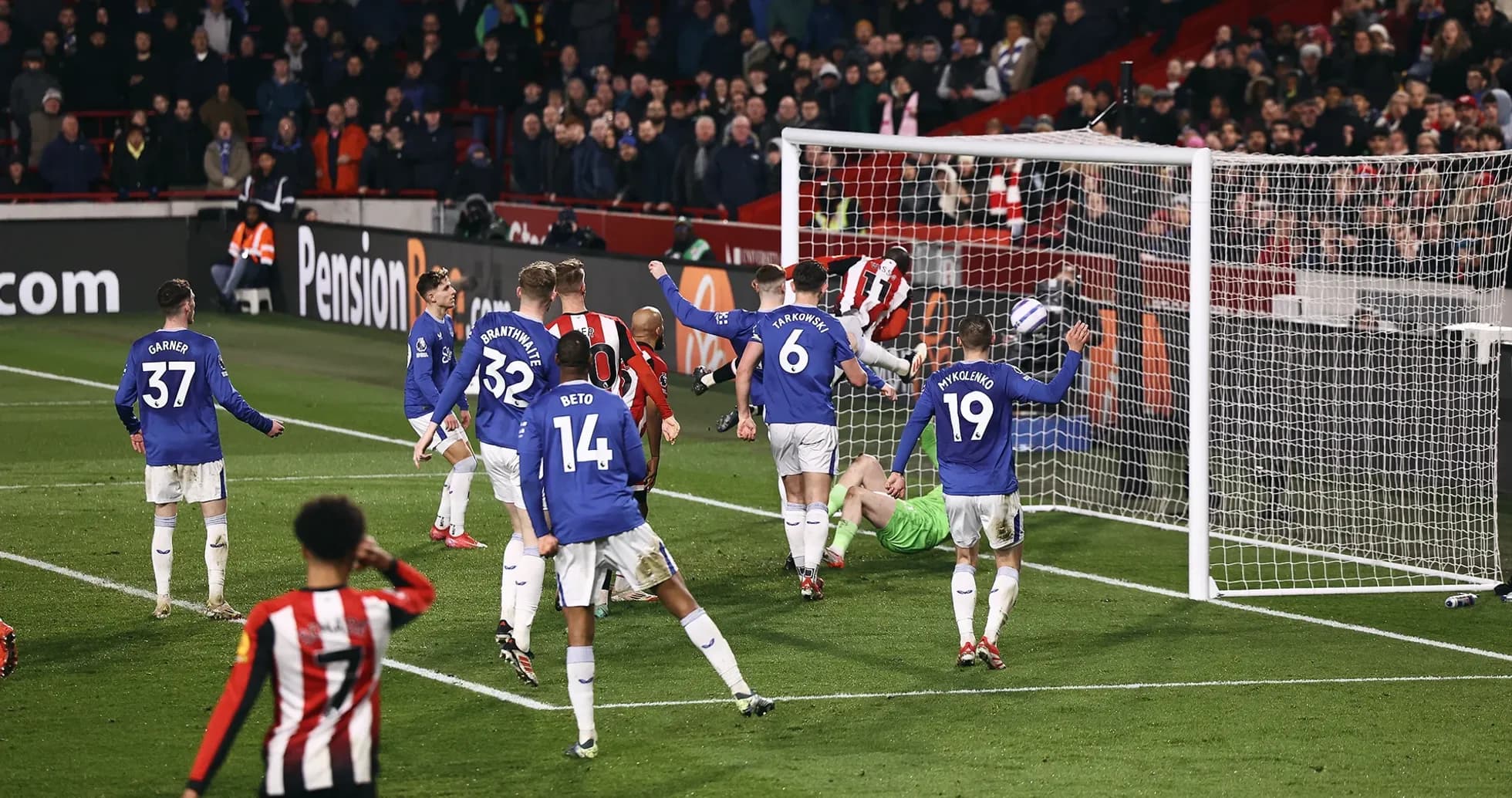 Everton players reacting during Brentford match Everton players reacting during Brentford match