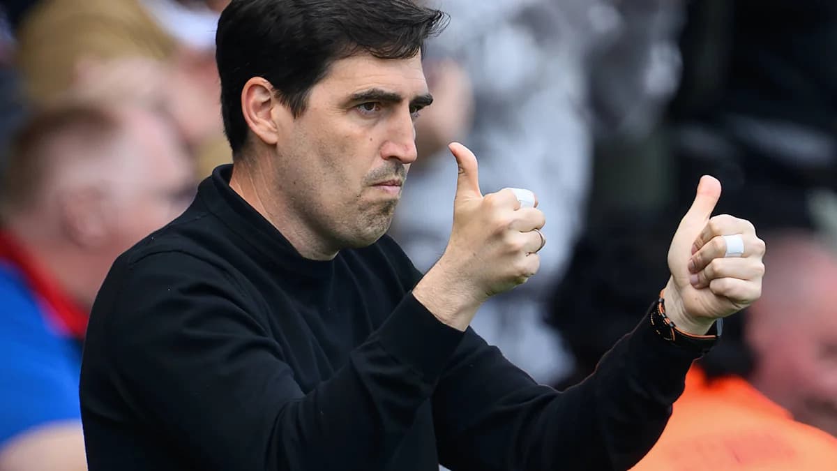Andoni Iraola Should Take a Risk and Give Forgotten Liverpool Star a Chance Andoni Iraola Should Take a Risk and Give Forgotten Liverpool Star a Chance