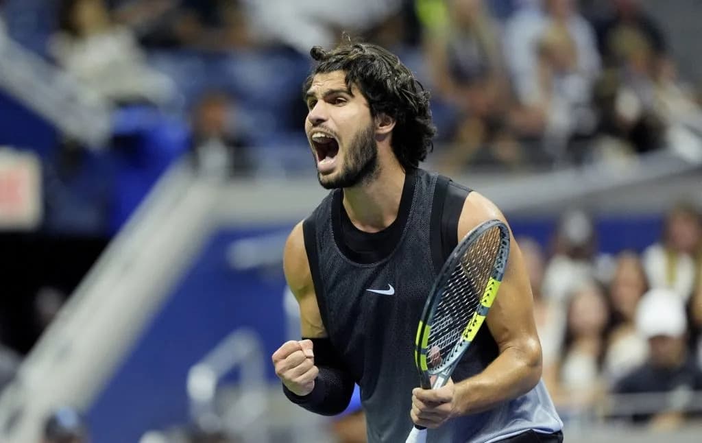 Carlos Alcaraz Urges Tennis Organizers to Avoid Late-Night Match Endings Carlos Alcaraz Urges Tennis Organizers to Avoid Late-Night Match Endings