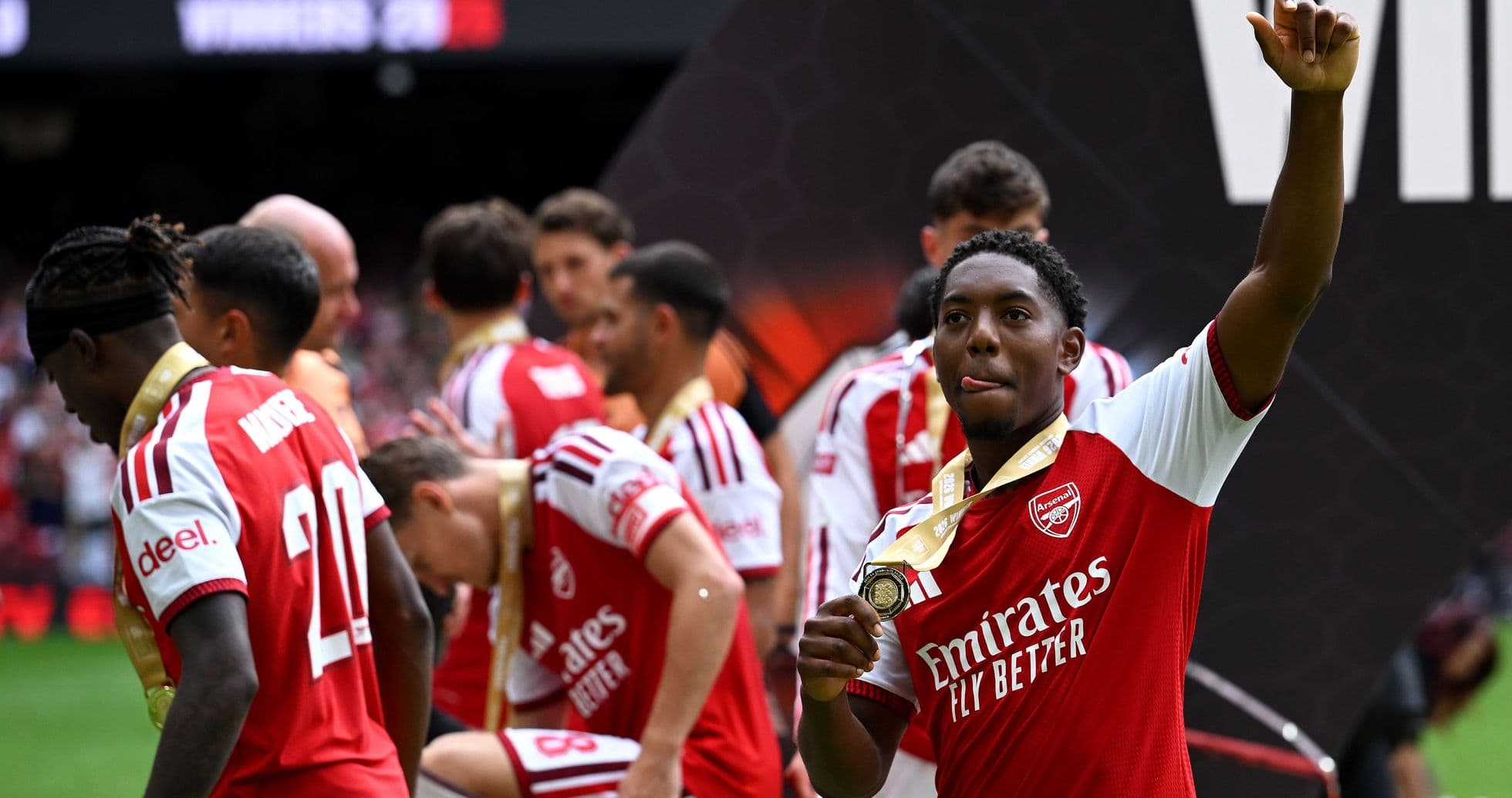Alan Pardew Says Arsenal Stand Out Among Premier League Rivals After Community Shield Win Alan Pardew Says Arsenal Stand Out Among Premier League Rivals After Community Shield Win